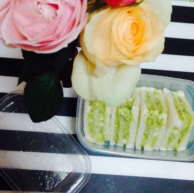 牛油果鸡蛋三明治