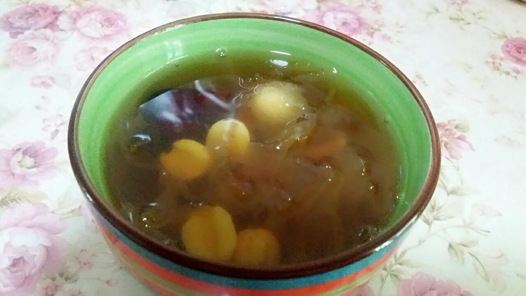 红枣银耳莲子羹