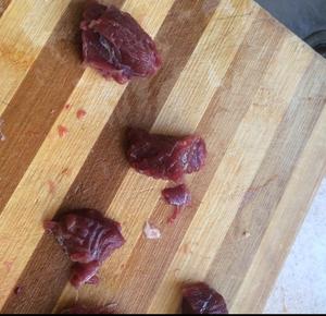 胡萝卜闷牛肉的做法 步骤2