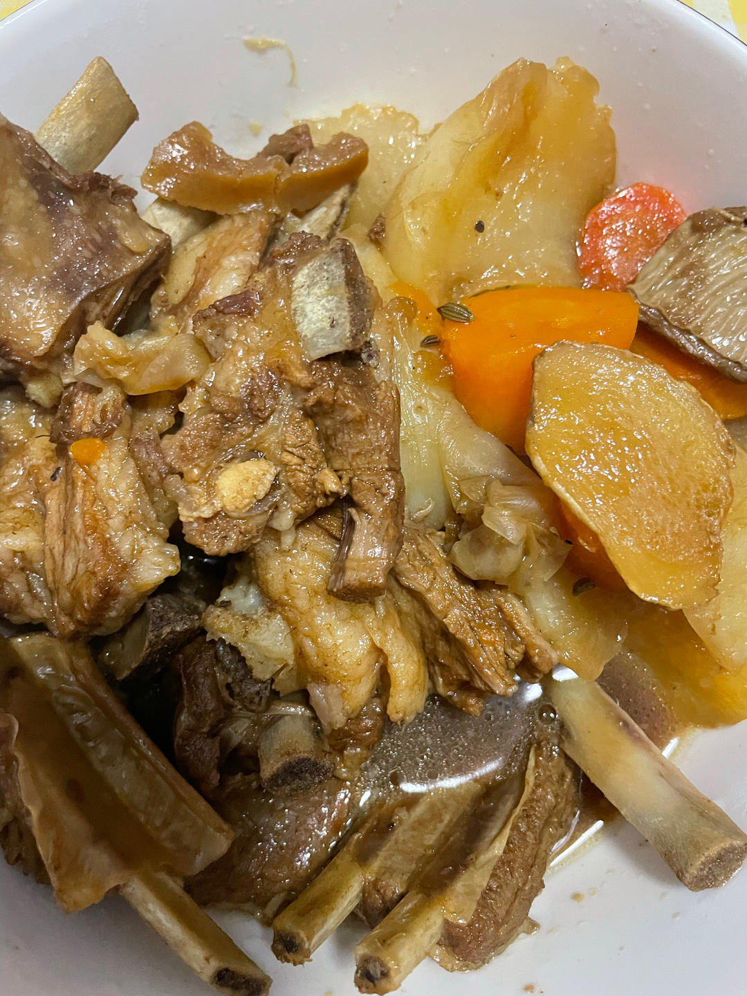 酥而不腻的红烧羊排