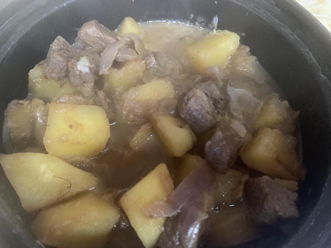 沙沙土豆胡萝卜炖牛肉