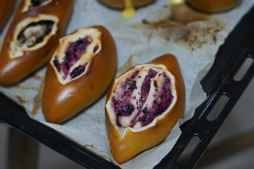 玫瑰乳酪｜抹茶乳酪｜腊肠芝士｜桂花干酪  碱水面包