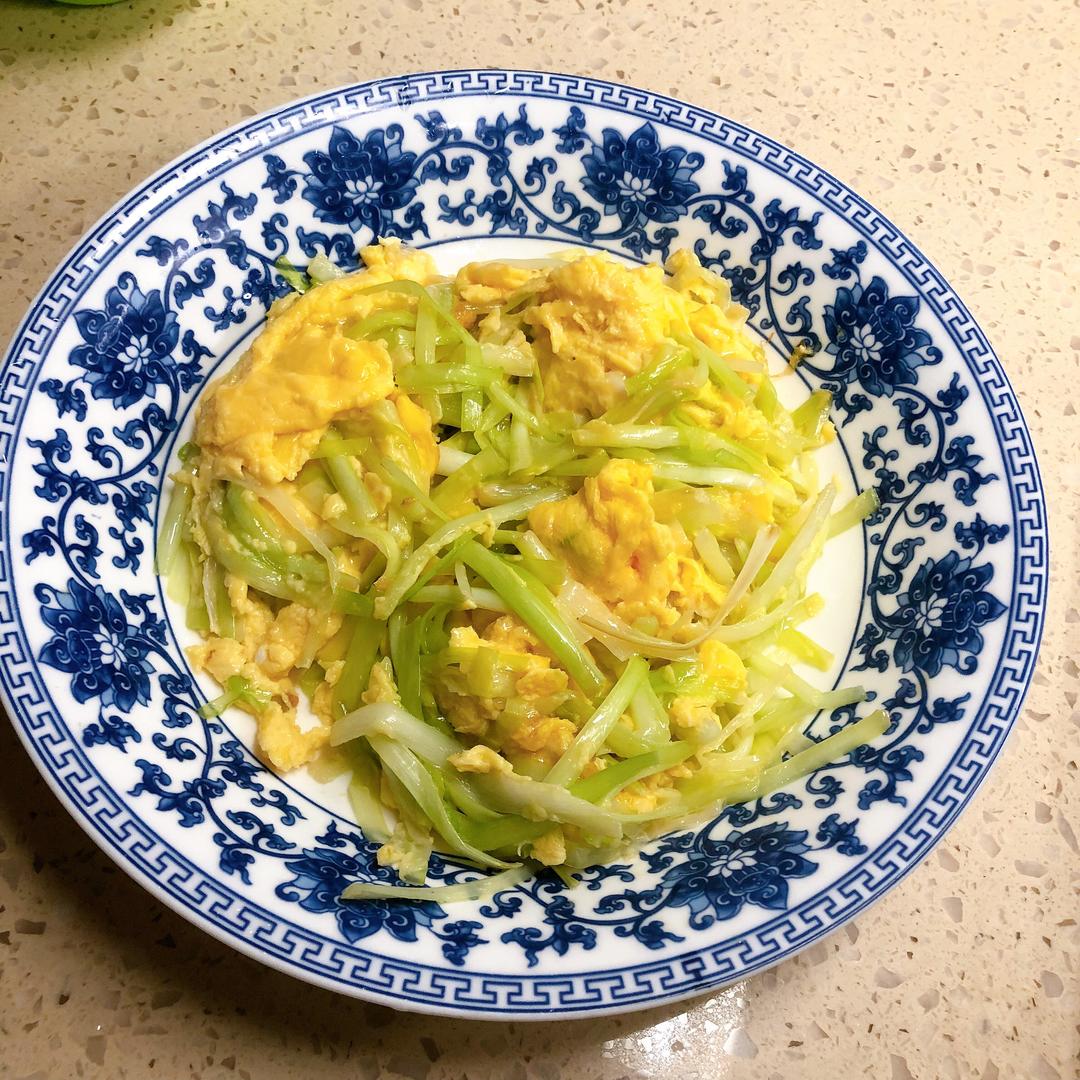 【快手系列之二 三分钟韭黄滑蛋的做法步骤图】君盼吃_下厨房