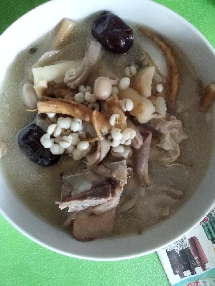 猪肚排骨补药炖汤