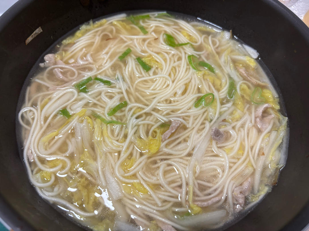白菜肉丝面！最爱黏黏糊糊的肉丝面啦