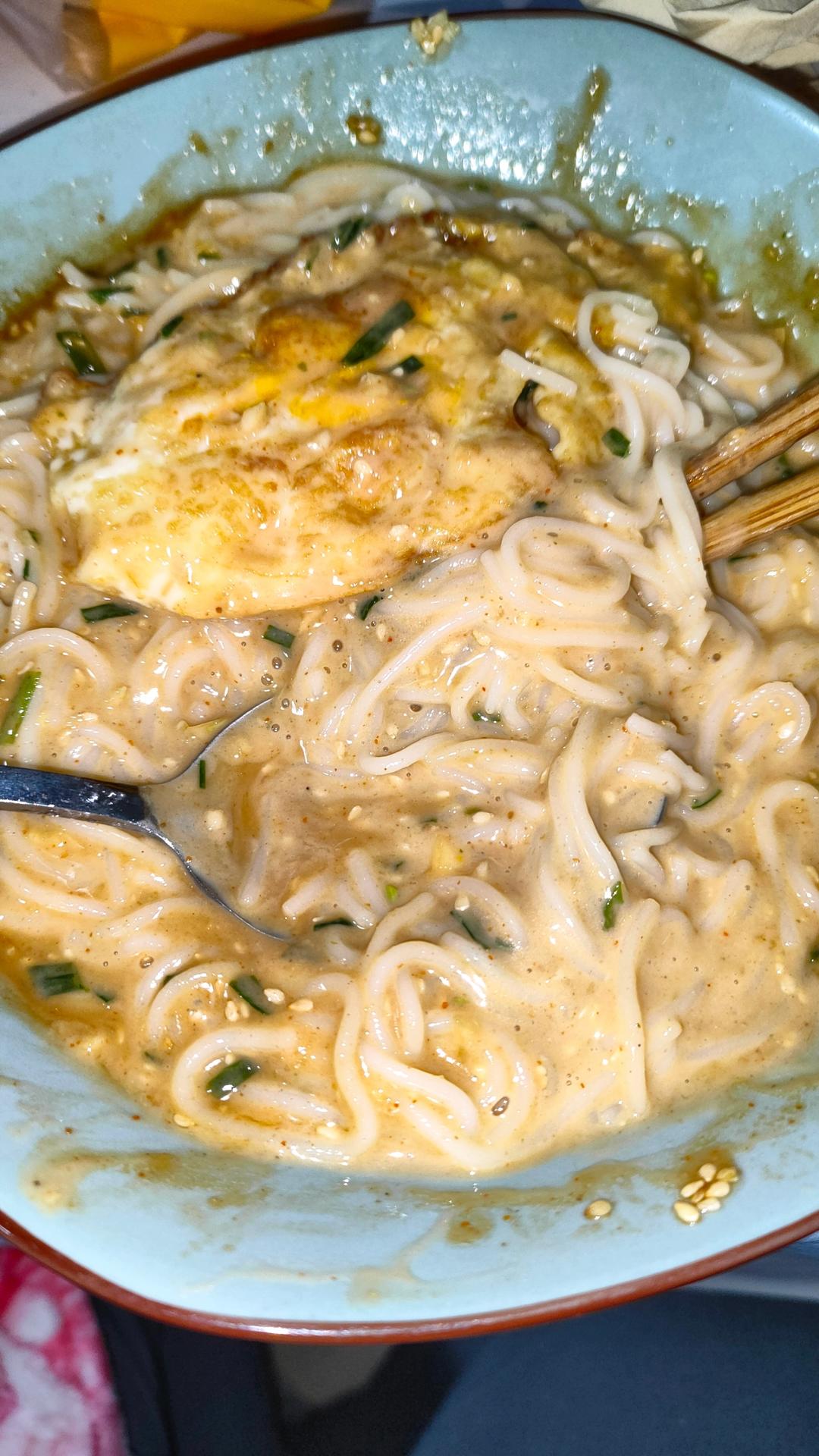 ㊙️吃一次就会爱上，酸辣开胃的麻酱拌粉