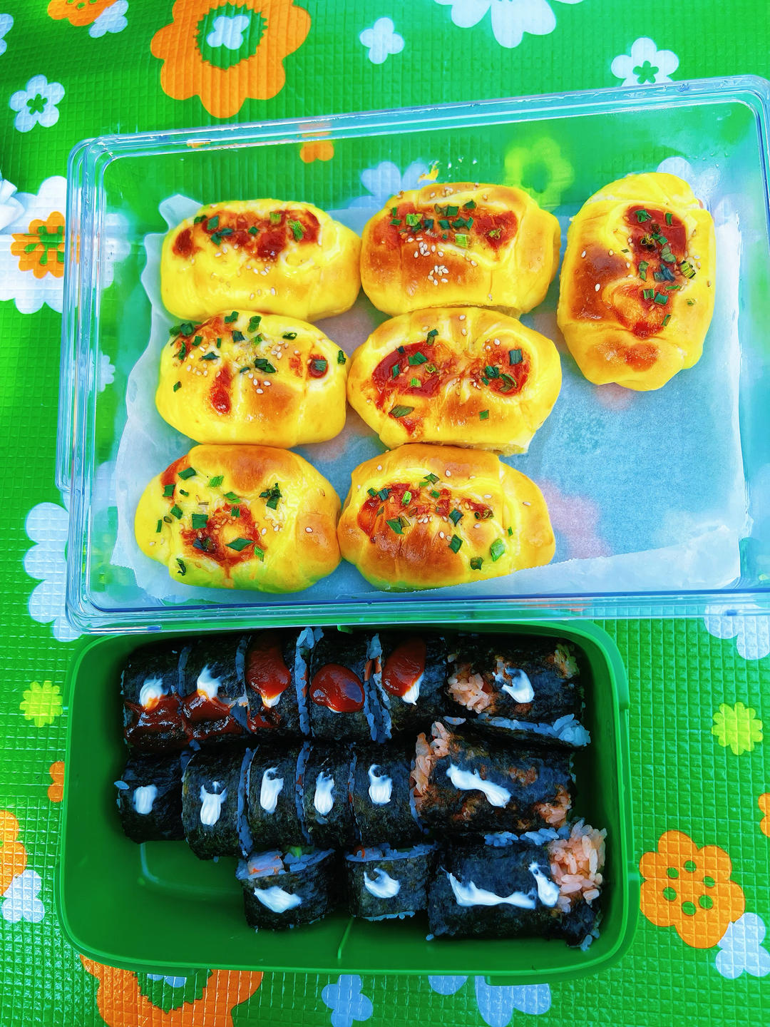 这热狗面包只需1次发酵，成品巨软