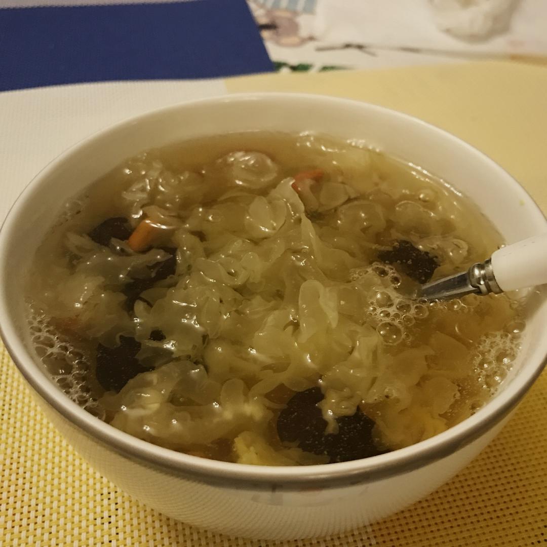 红枣银耳莲子羹