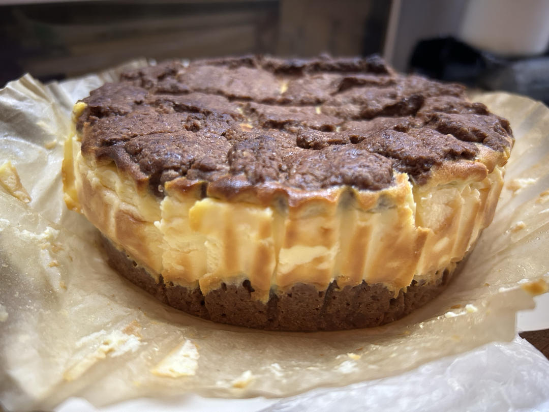 可可脆皮巴斯克蛋糕