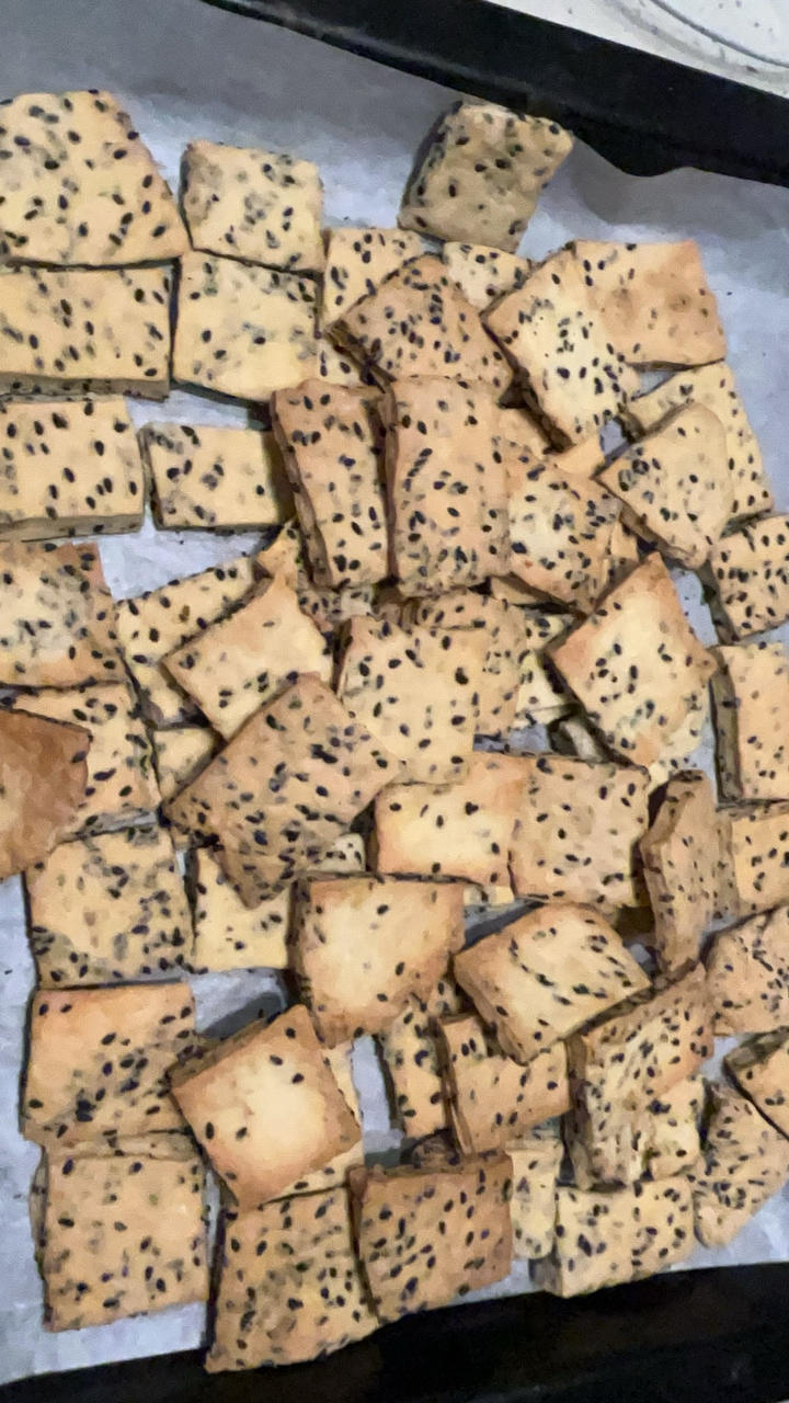 黑芝麻咸香饼干