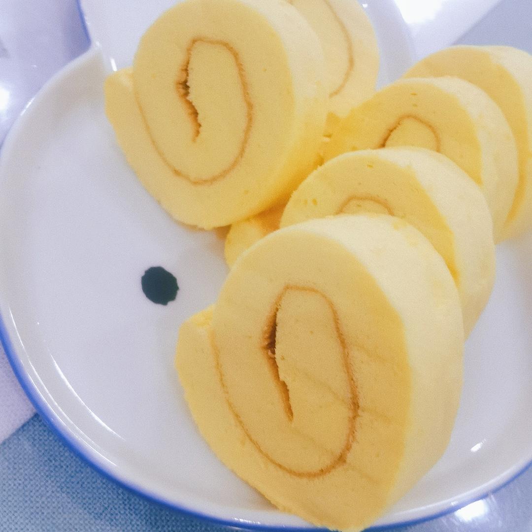 戚风奶油蛋糕卷