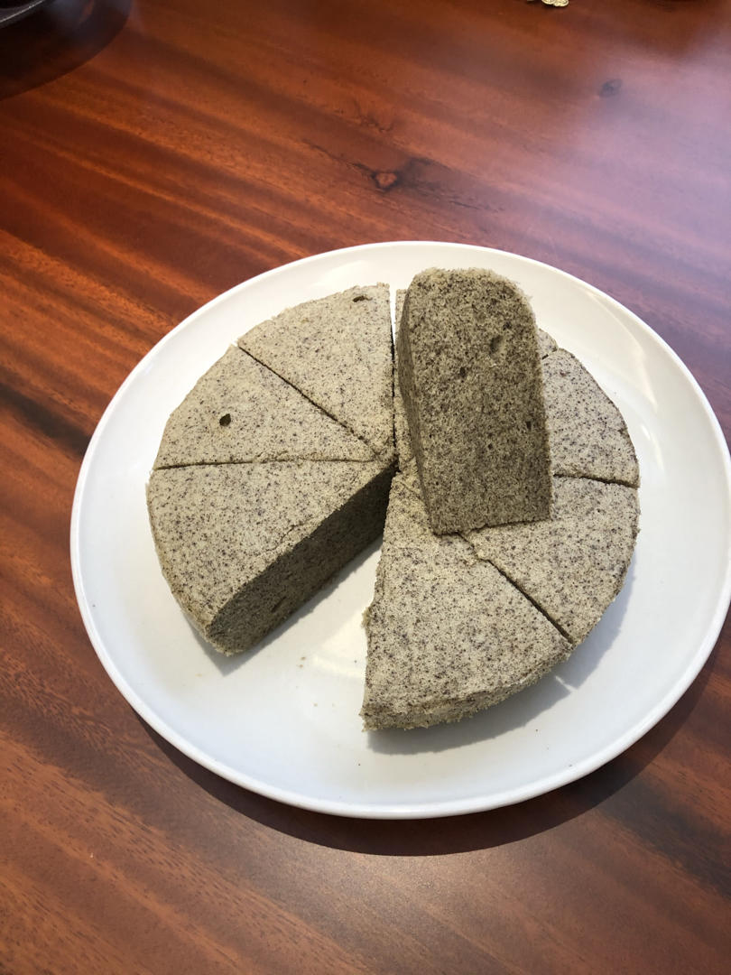 小美黑米糕