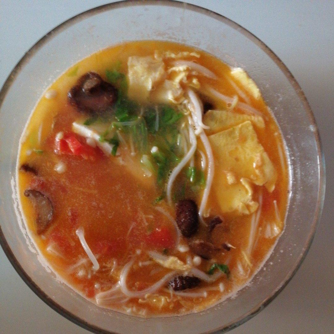 西红柿菌菇豆腐汤