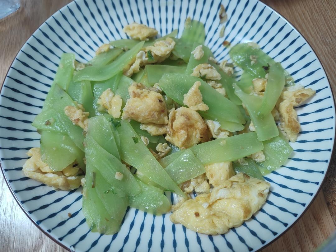 莴笋炒鸡蛋