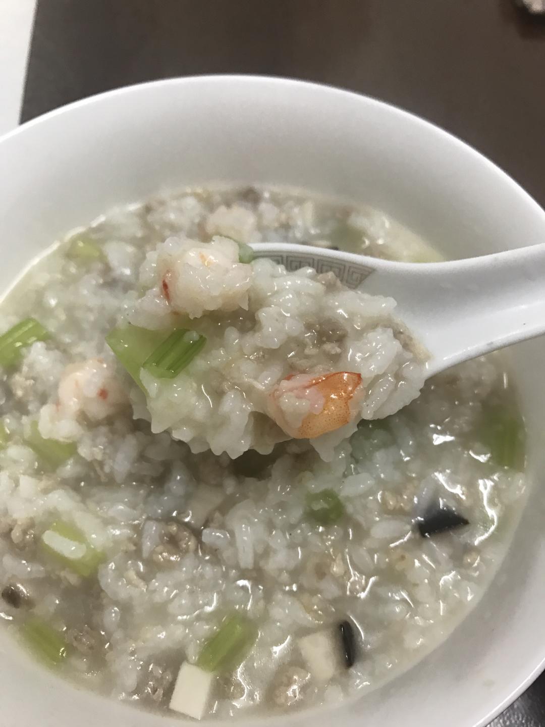 芹菜香菇鲜虾粥