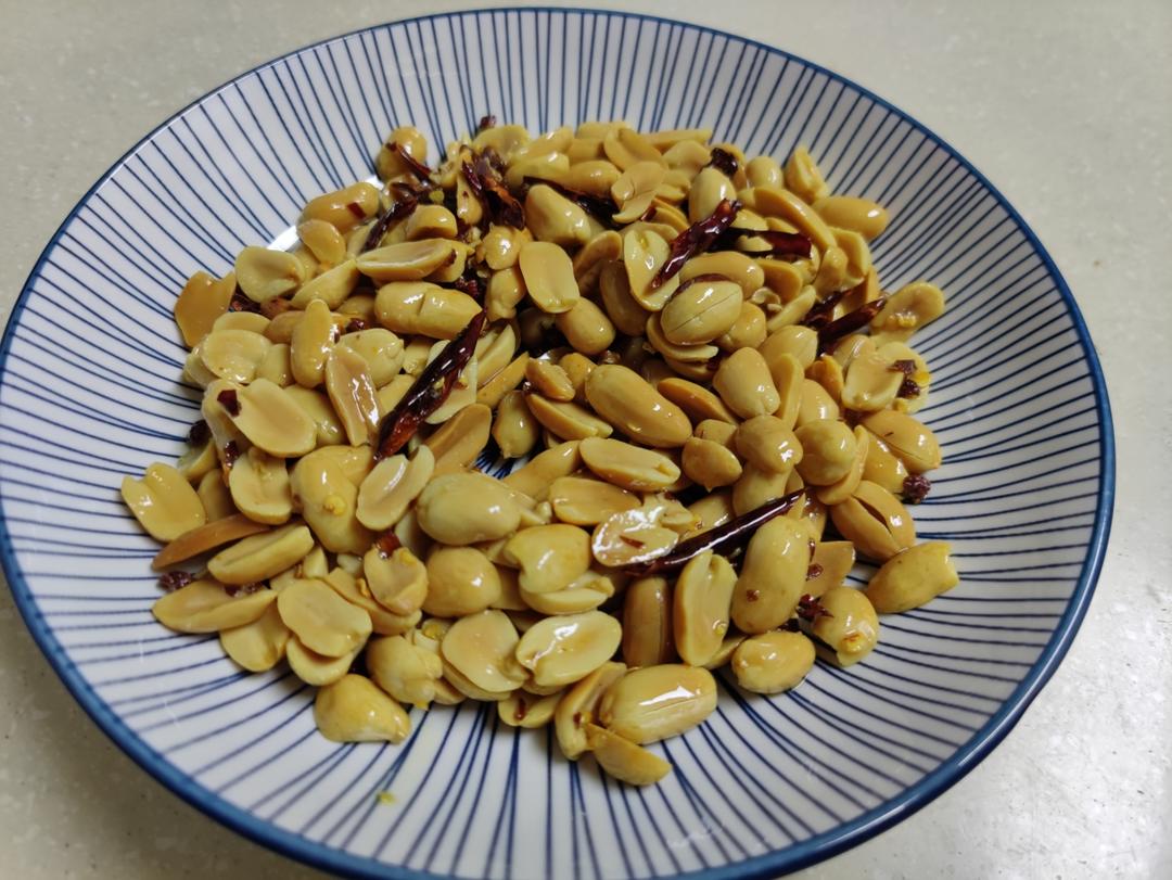 超香的下酒菜麻辣花生米
