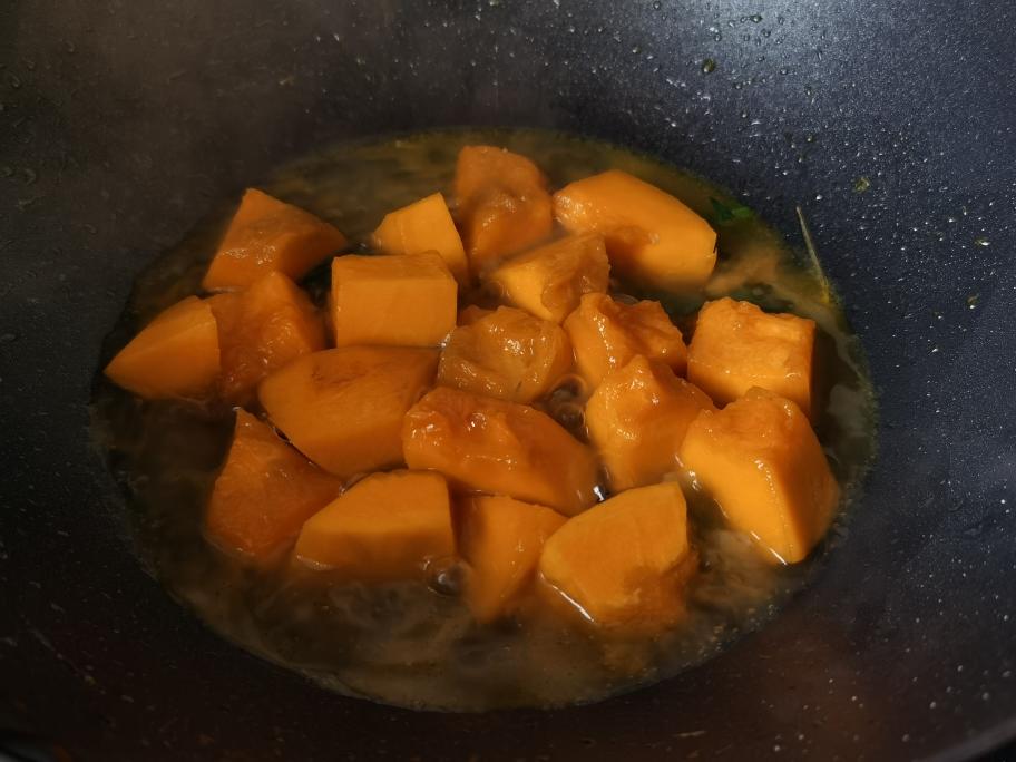 南瓜炒扇贝柱｜冬日里的鲜的做法 步骤5