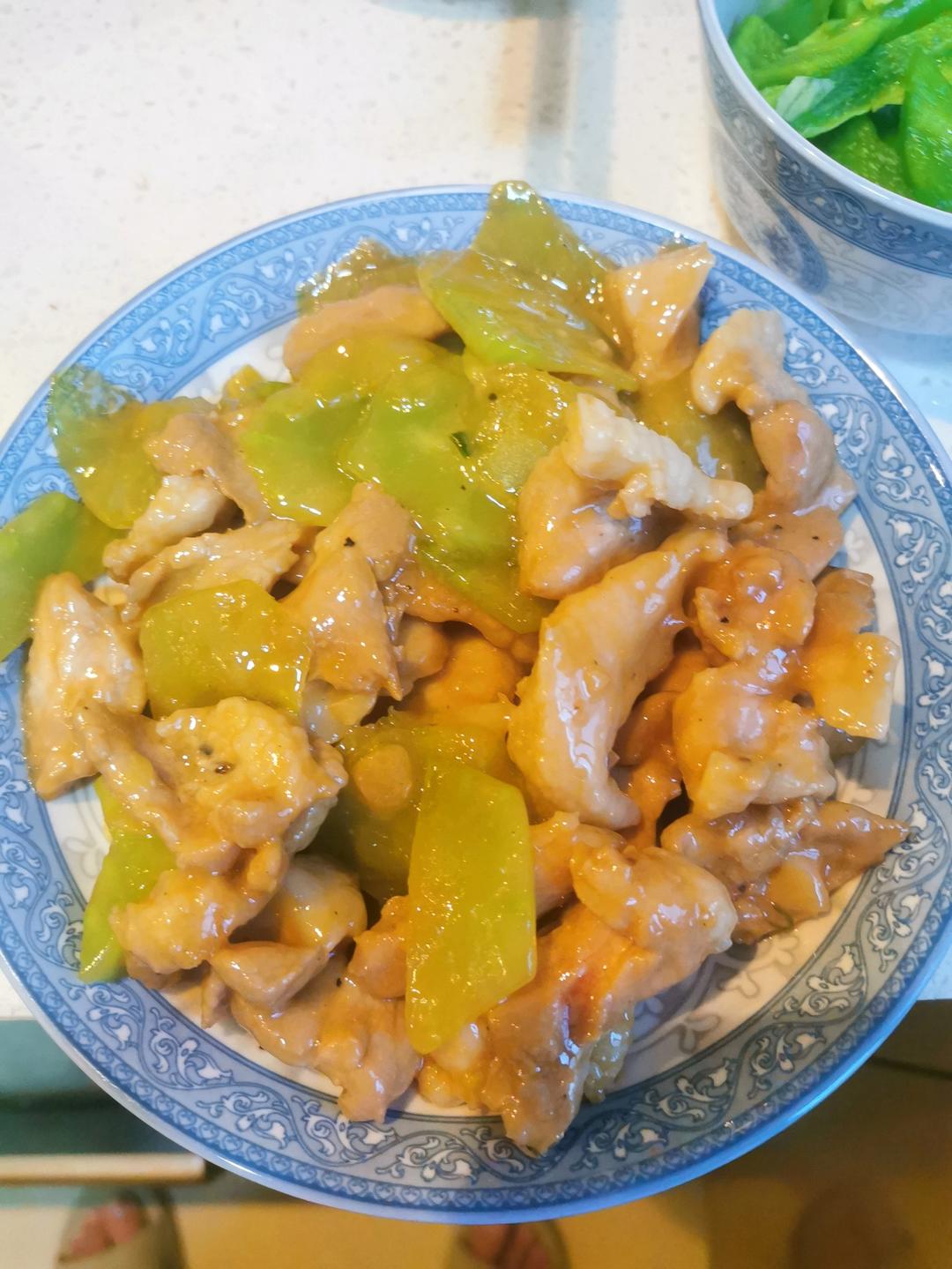 简单又好吃的莴笋炒肉