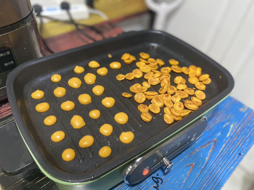 7月+宝宝辅食                                                              南瓜米粉松饼