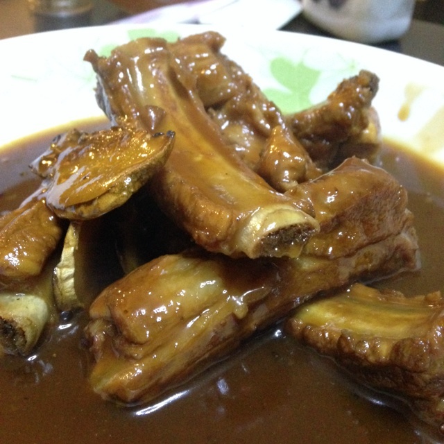 啤酒烧排骨（好吃到吼吼～）