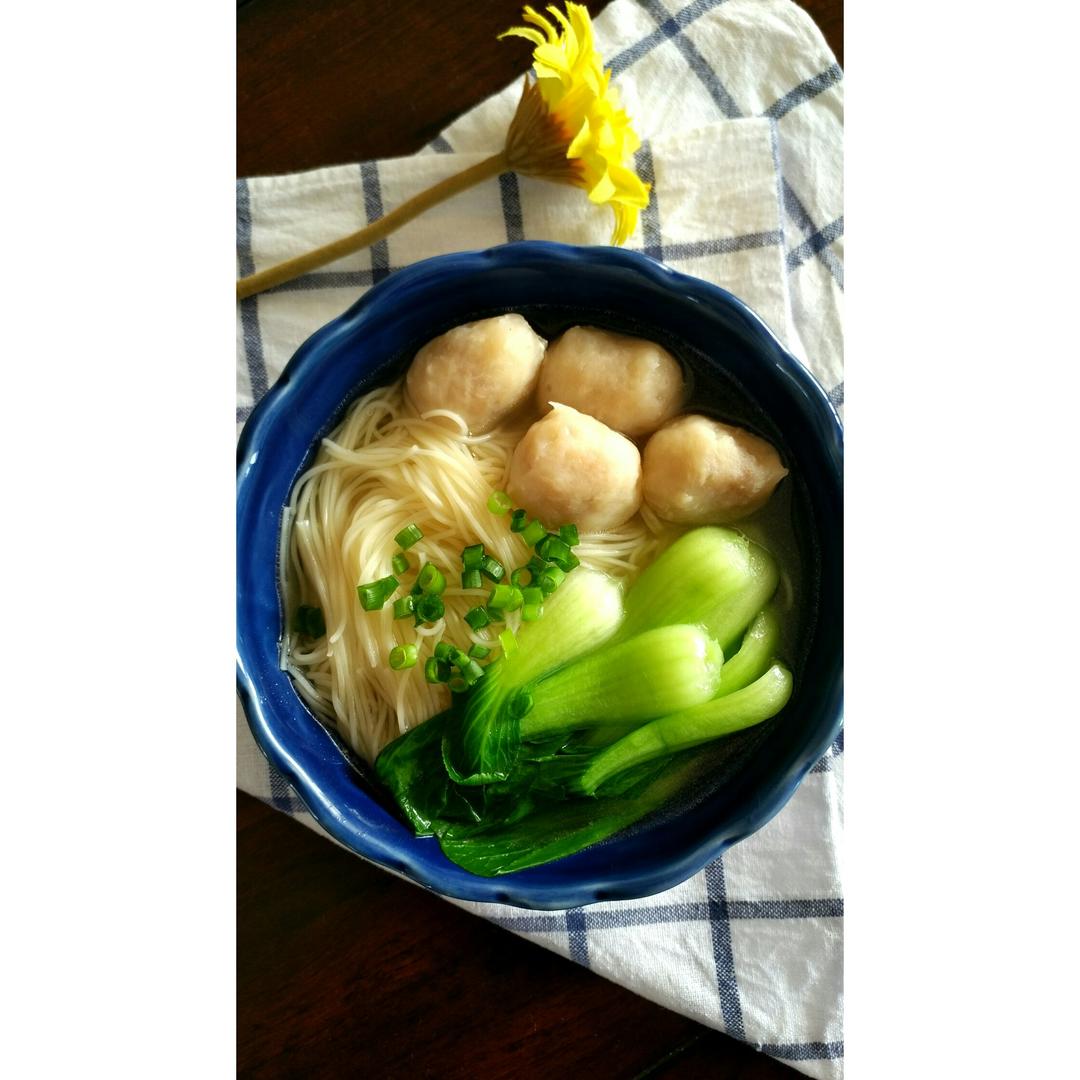 经典港式鲜虾云吞面