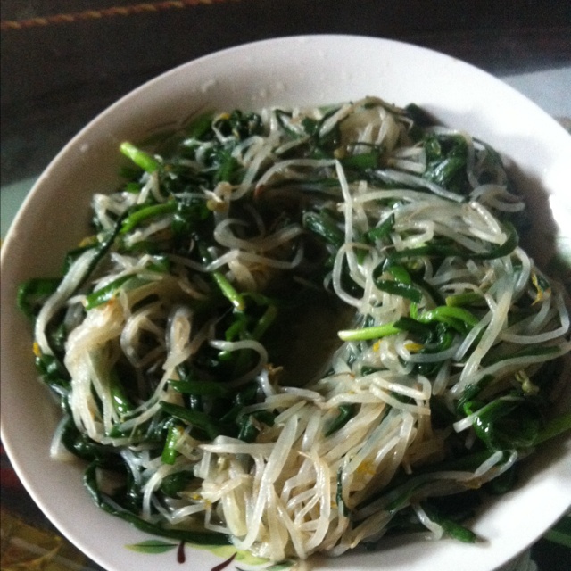 韭菜炒豆芽