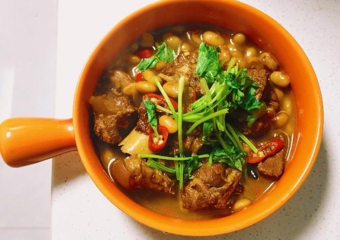 家常黄豆红烧肉