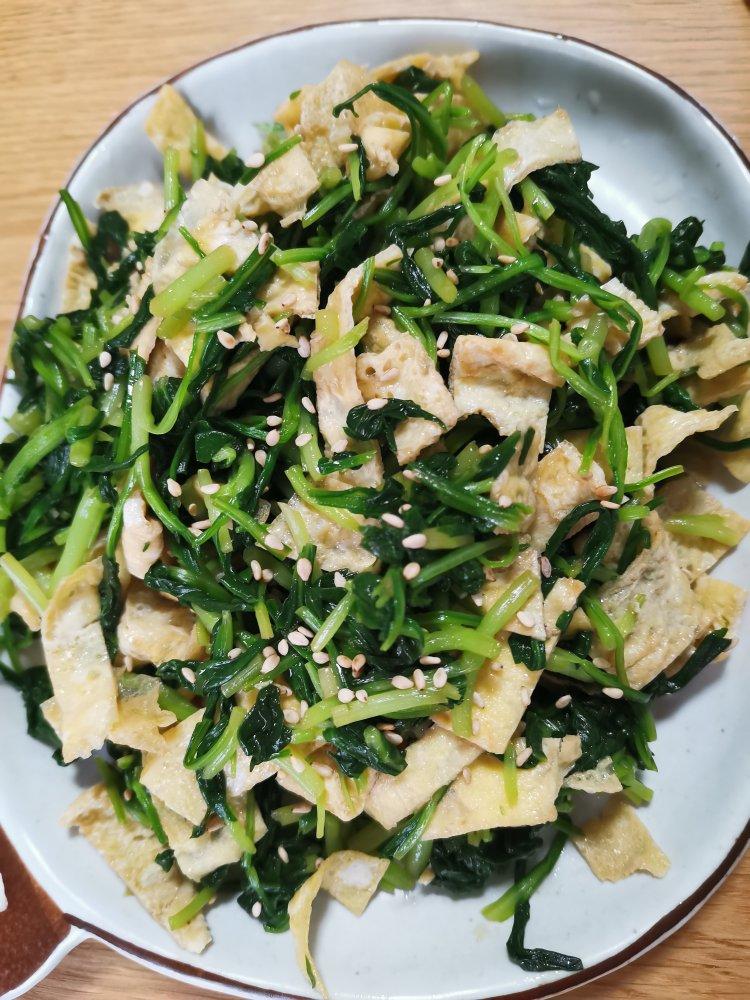 鸡蛋丝凉拌马兰头