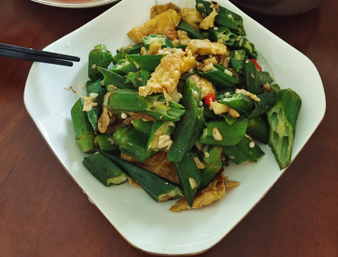 低脂低卡，好吃不胖的秋葵炒鸡蛋，巨好吃