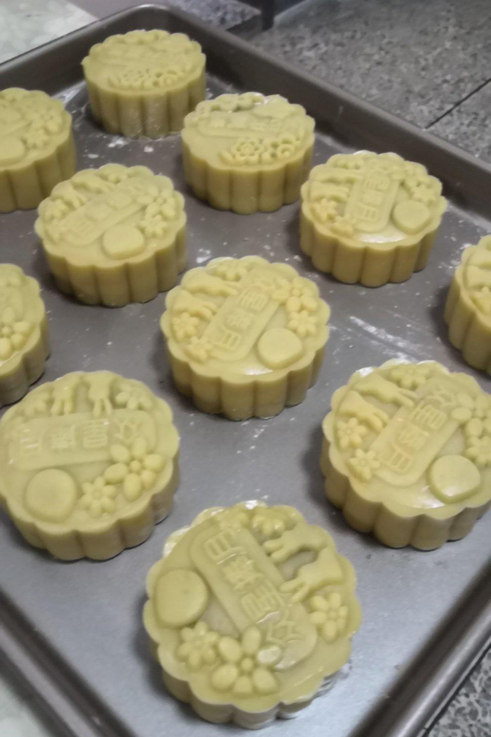 广式莲蓉蛋黄月饼