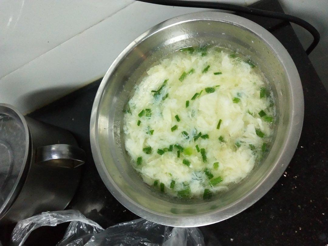 甩出一大碗完美的蛋花汤，仅用一个鸡蛋~