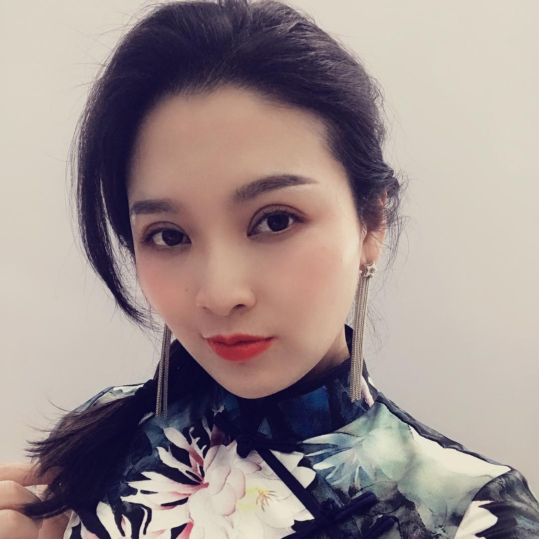 一个爱下厨的妹子