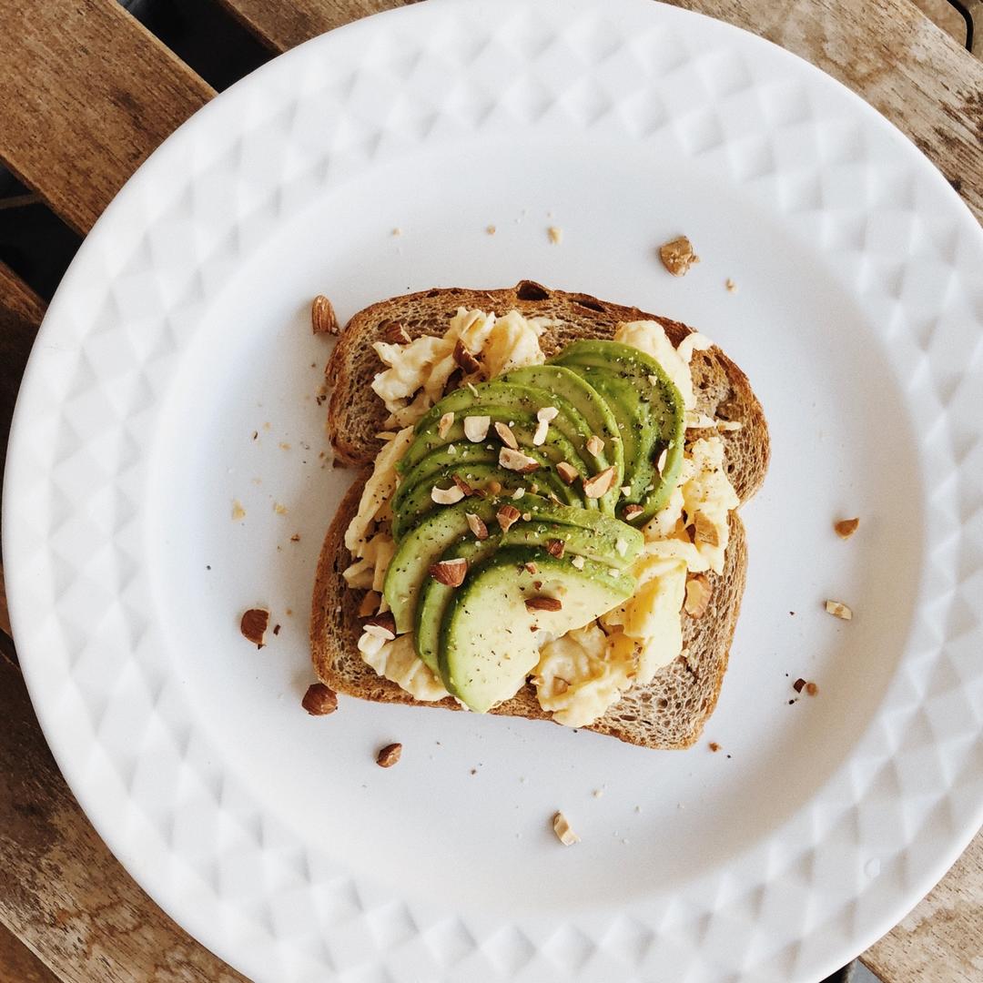 鳄梨美式蛋多士