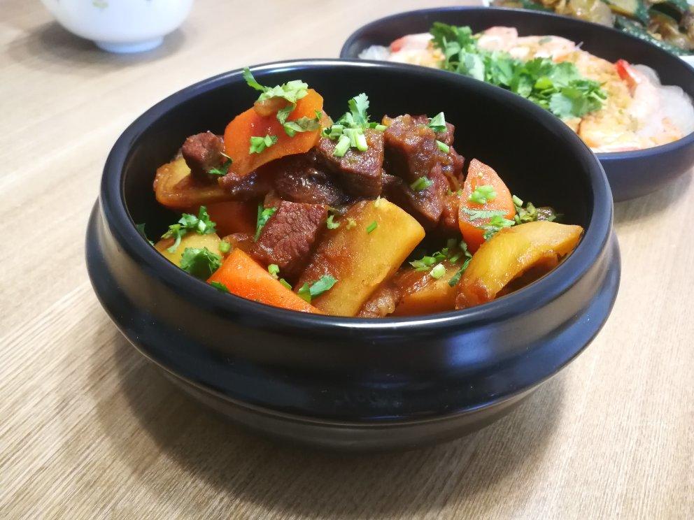 牛肉炖土豆