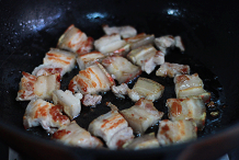 杏鲍菇红烧肉的做法 步骤4