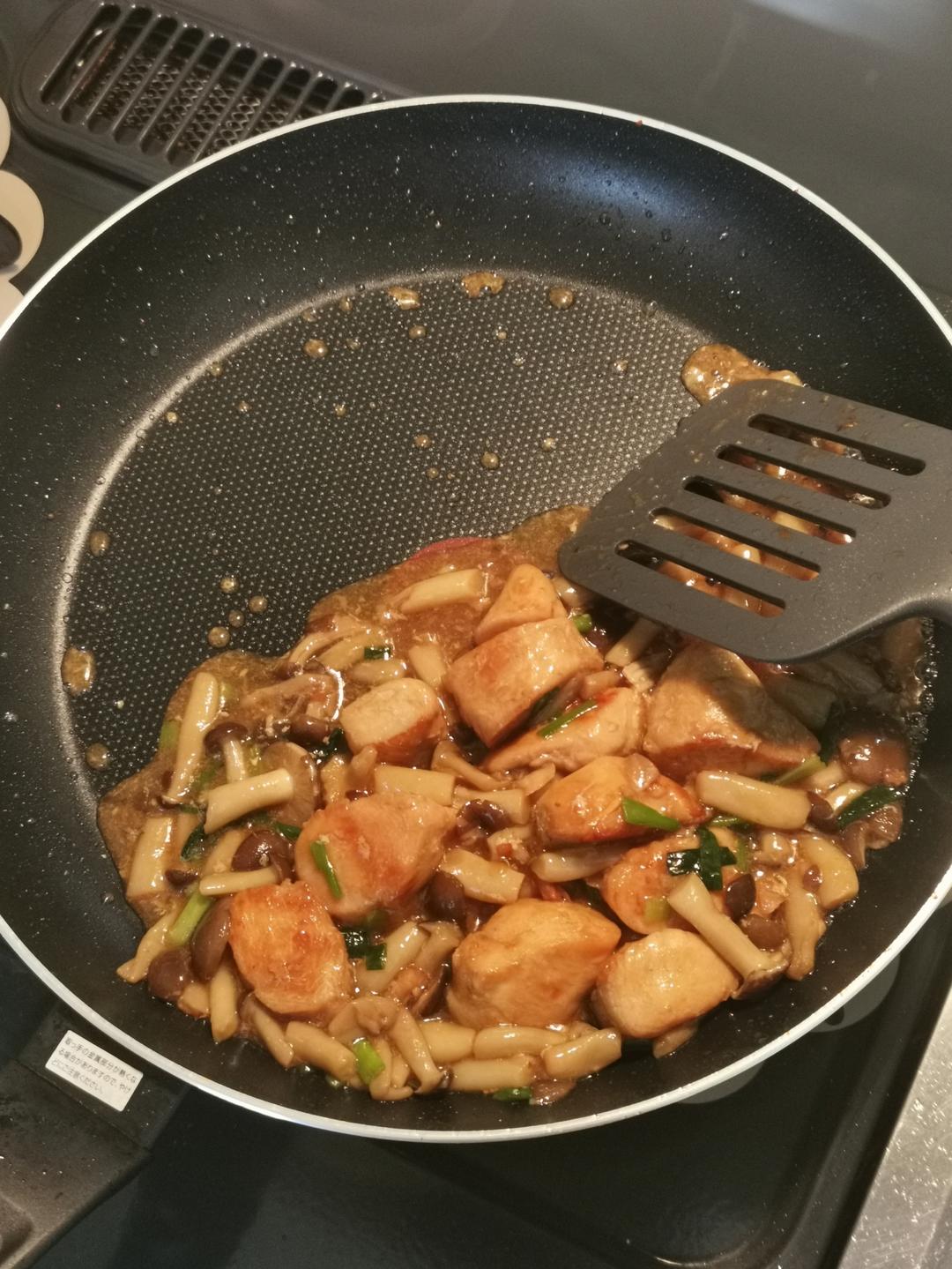 好吃低脂口蘑炒鸡胸肉