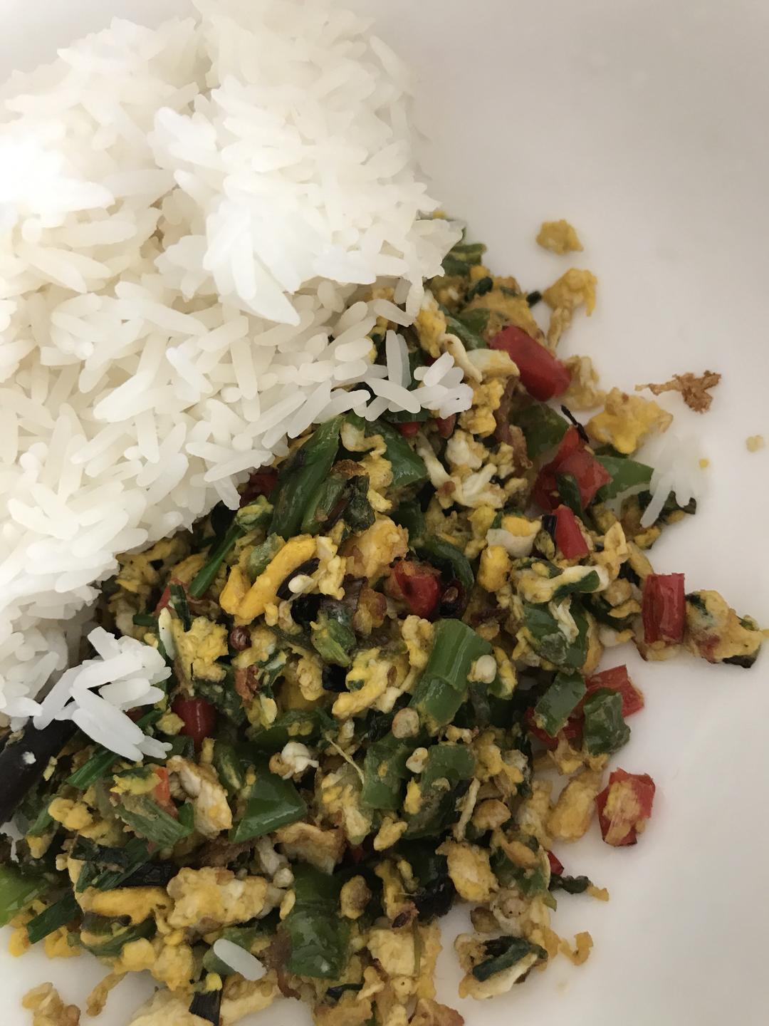 香葱红辣椒炒土鸡蛋