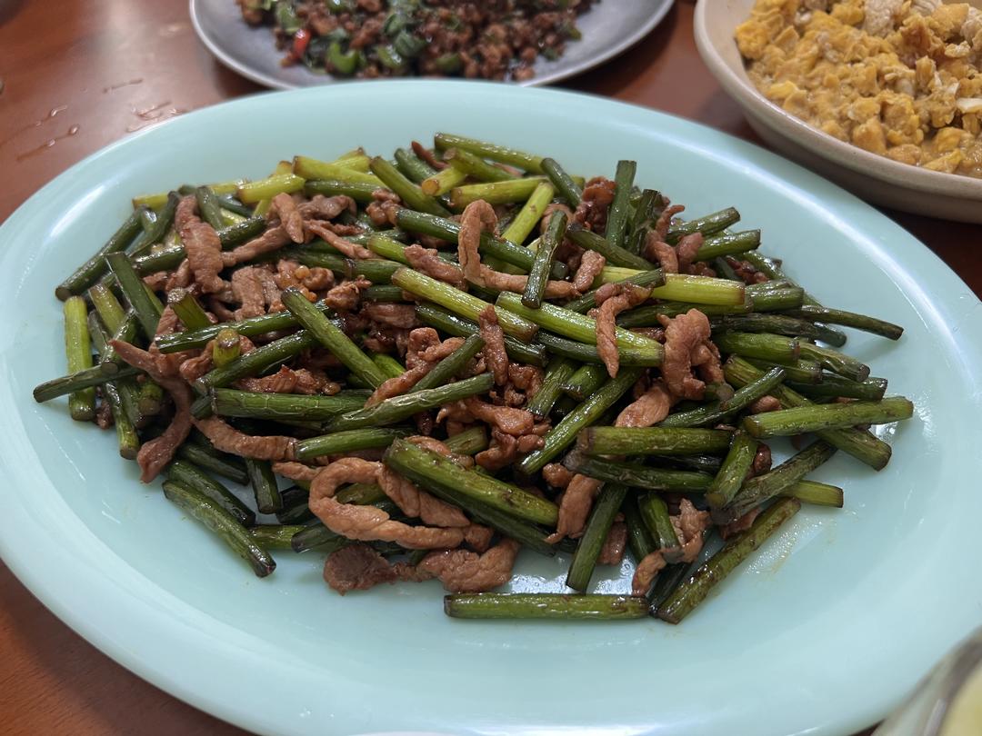 妈妈牌蒜薹炒肉