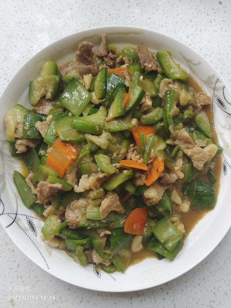 超甜的丝瓜炒肉😋