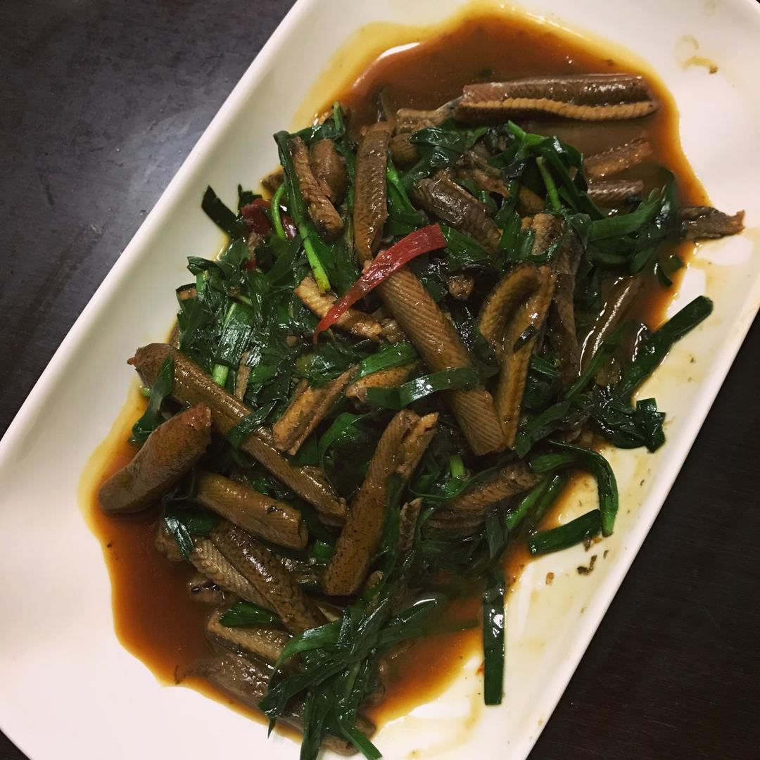 韭菜炒鳝丝