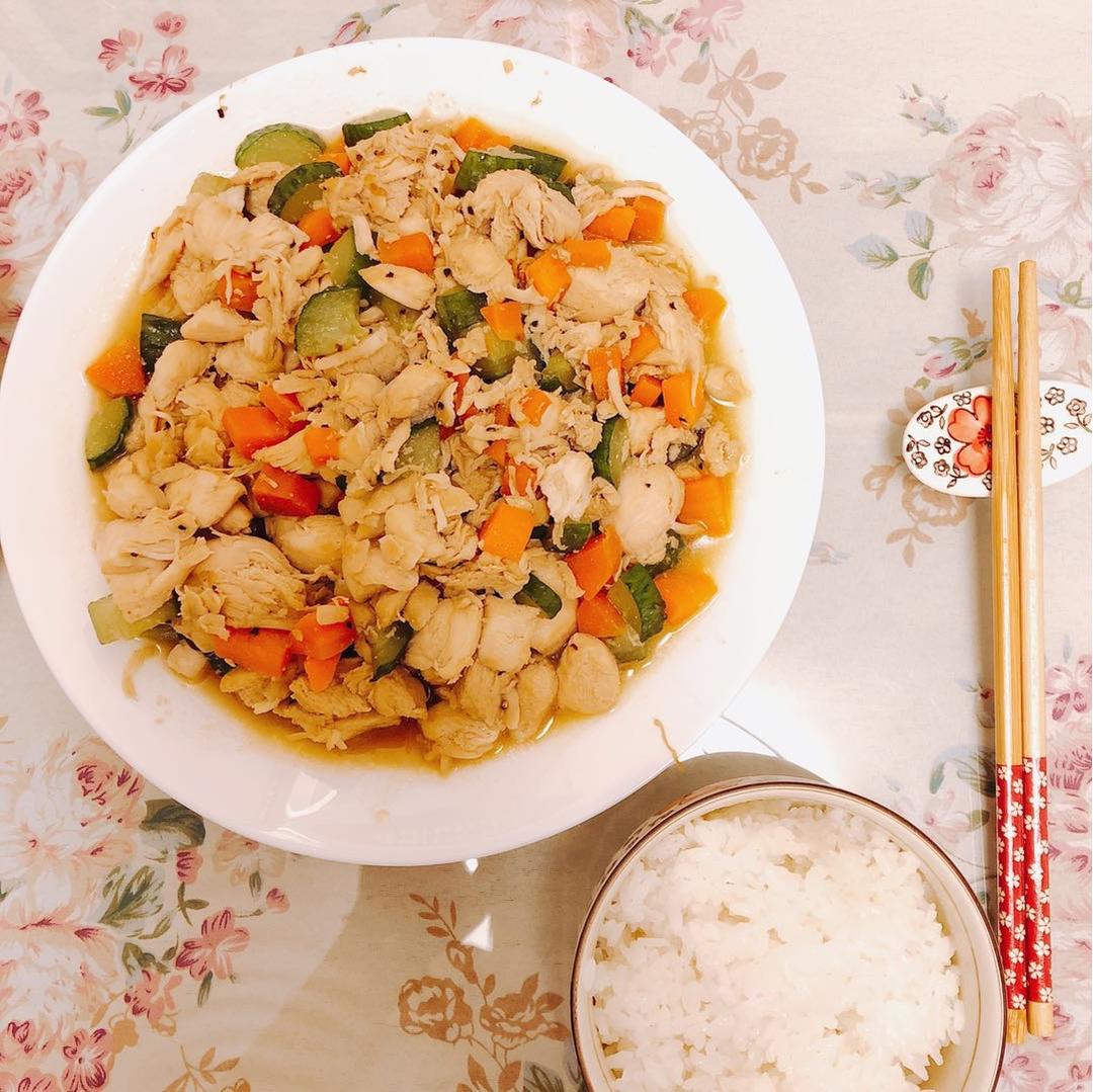 胡萝卜黄瓜鸡胸肉