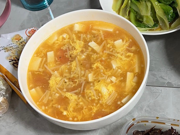 低卡高蛋白番茄金针菇豆腐汤，好喝不发胖