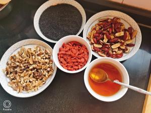 黑芝麻核桃红枣枸杞营养膏（无阿胶）麦芽糖版的做法 步骤1