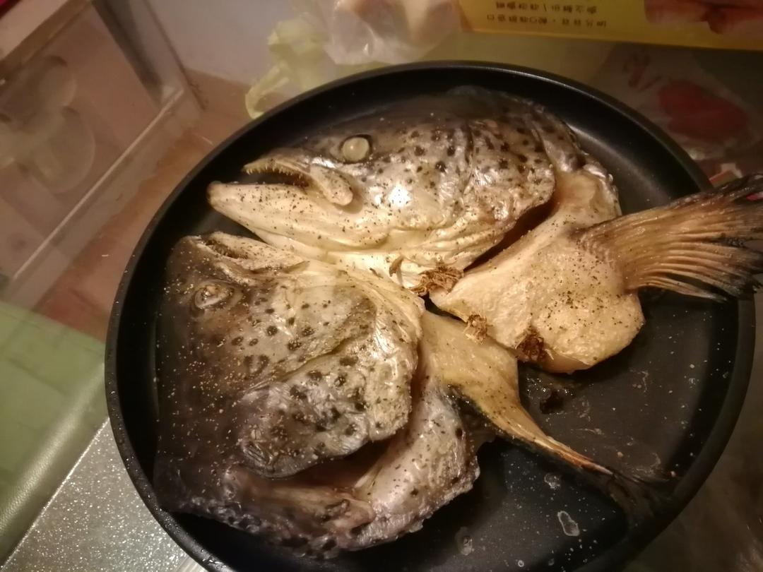 盐烤三文鱼头