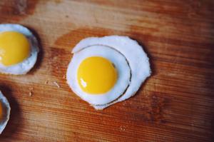 超萌太阳蛋饭团(附详细煎蛋法)的做法 步骤7