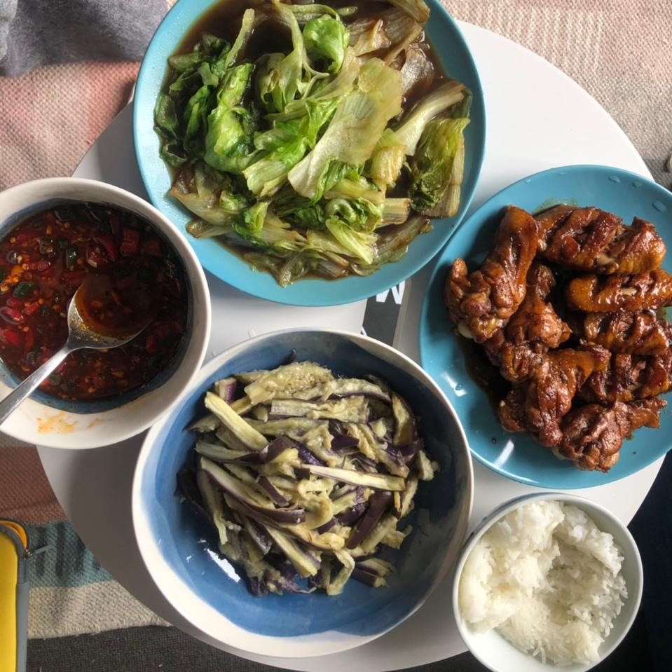 聊个天做道菜001张茜的蒸茄子配川味蘸料