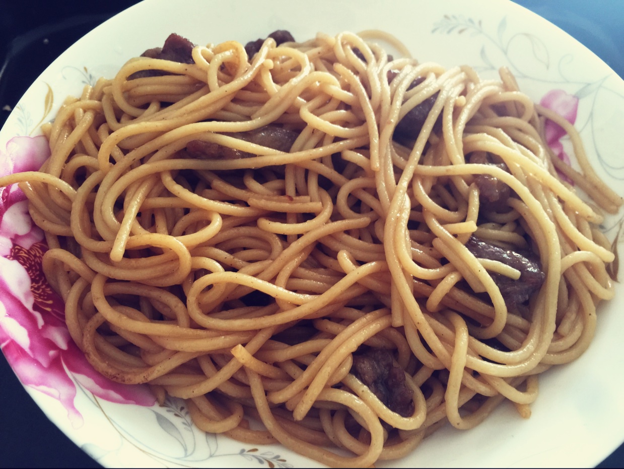 黑椒牛柳炒意面