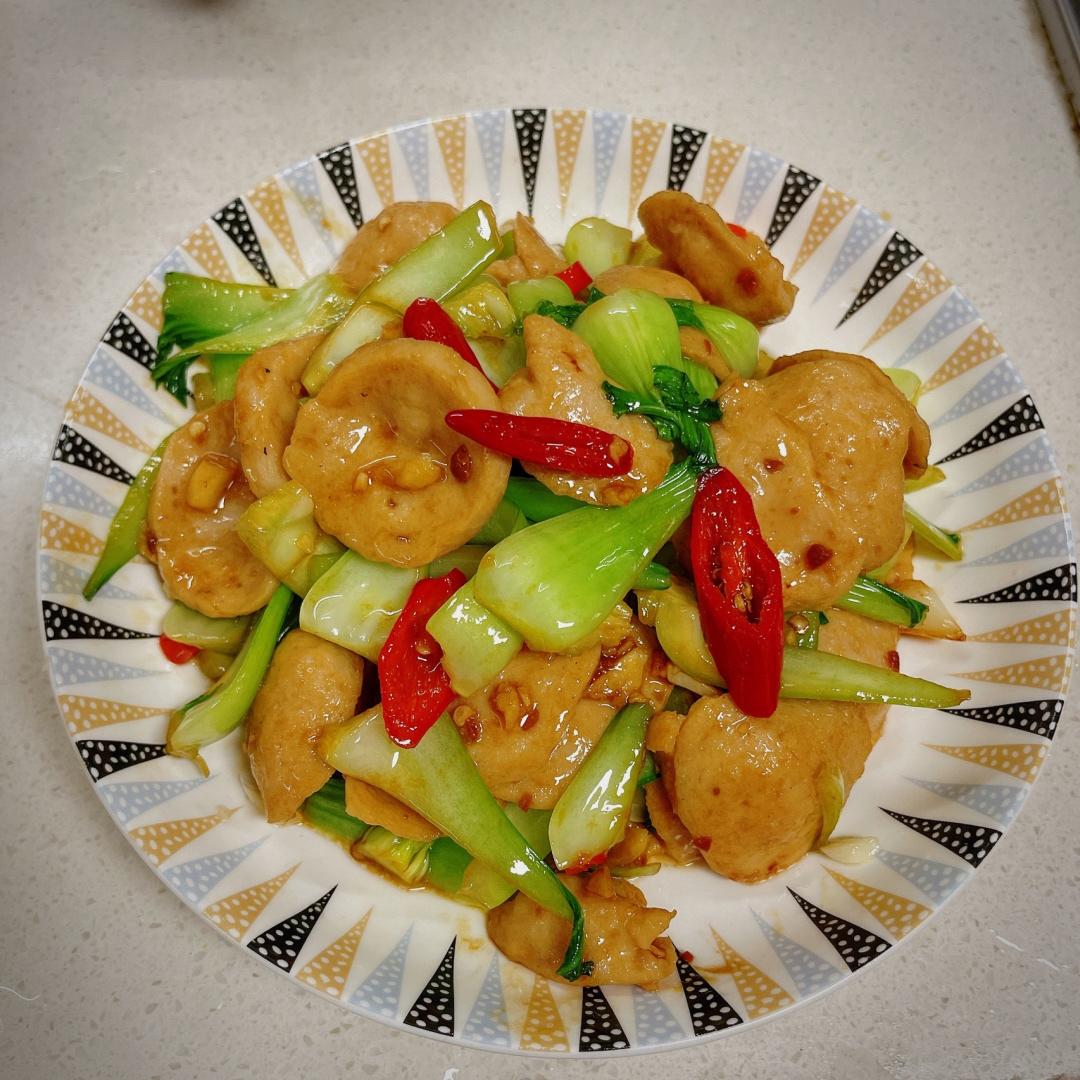 青菜梗炒肉丸的做法