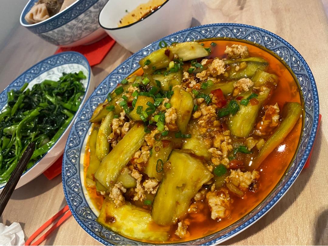 新手也能十分钟做完全家舔盘子的肉末茄子