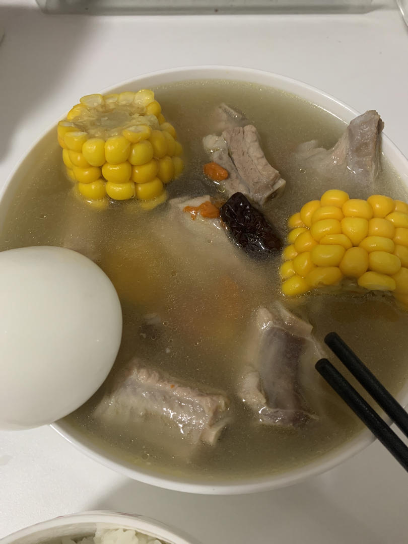 连吃三碗的玉米山药排骨汤